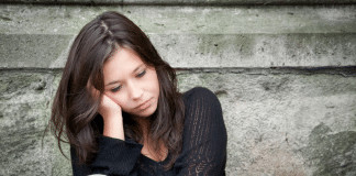 Frases que pessoas emocionalmente esgotadas costumam repetir, segundo a psicologia