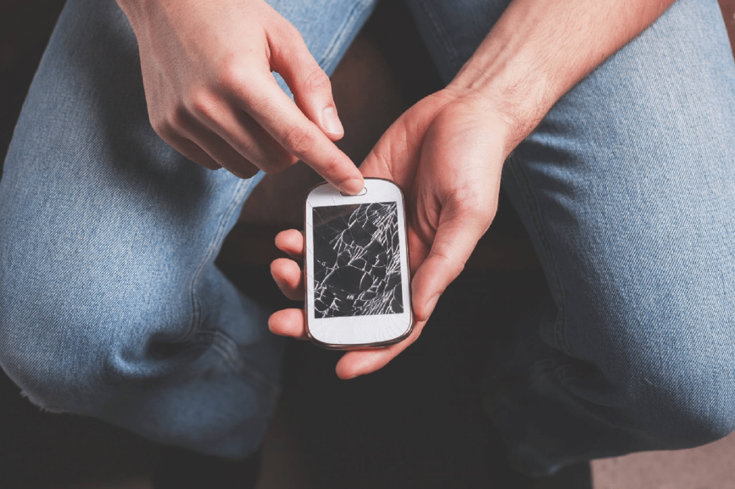 obsoleto FRANÇA DECLARA GUERRA À OBSOLESCÊNCIA PROGRAMADA E PODE MULTAR EMPRESAS EM ATÉ 5% DO FATURAMENTO