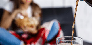 ALERTA DOS CIENTISTAS: Refrigerante pode prejudicar o fígado mais rápido que o álcool — e muita gente não sabe!