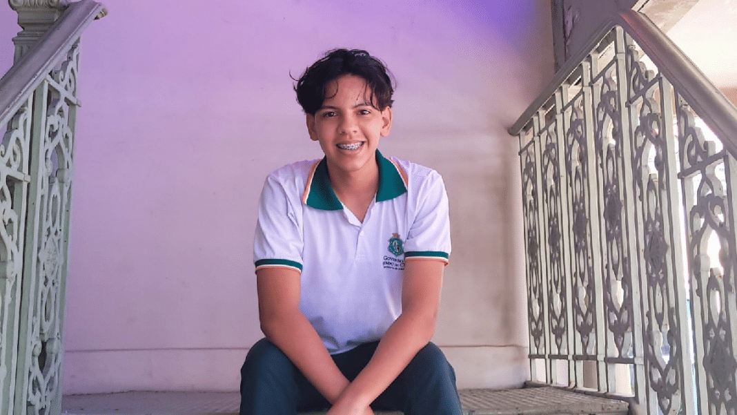 “Filho de costureira supera tudo e ganha bolsa milionária em faculdade dos EUA”