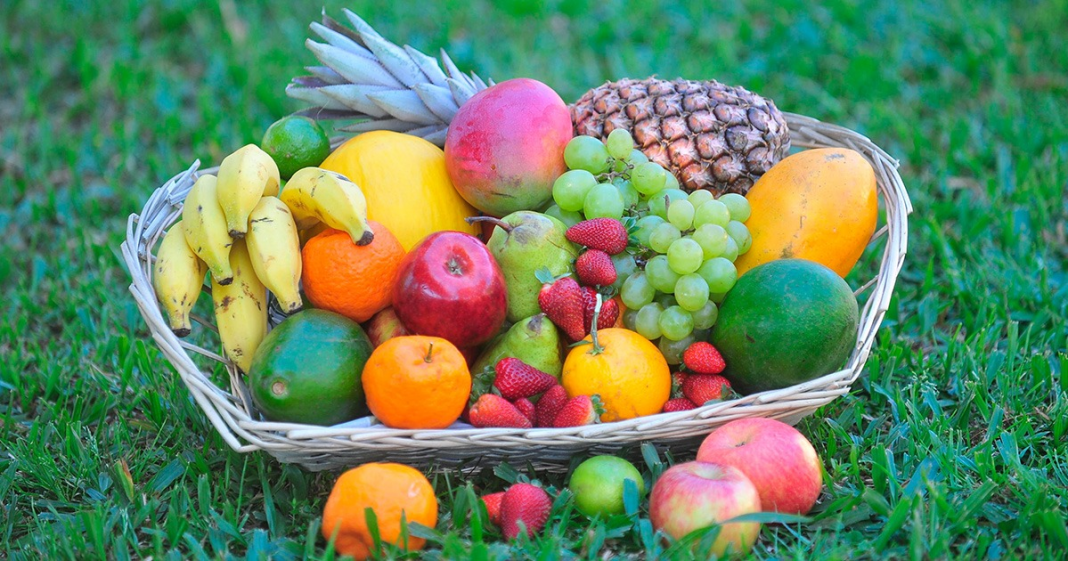 frutas ADEUS, AGROTÓXICOS! O Truque Simples Que Pode Remover Até 99% dos Pesticidas da Sua Fruta