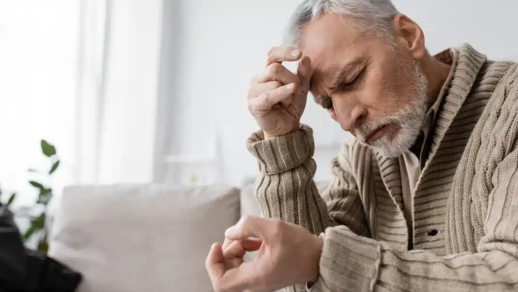 Estudo revela hábito simples do dia a dia que pode reduzir o risco de demência em até 35%