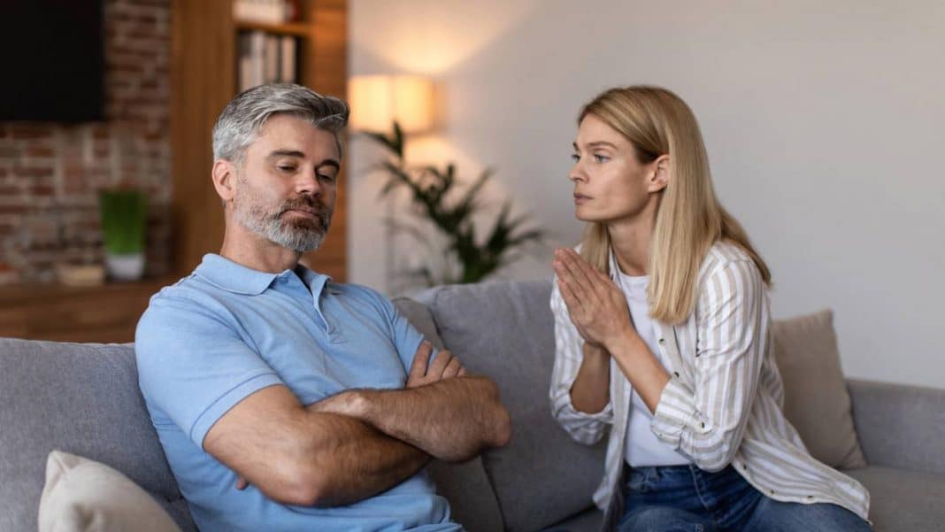 A psicologia revela o que pode estar por trás de quem pede desculpa por tudo